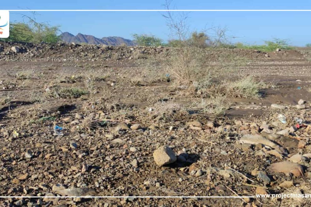 الفريق 26 مسام .. تفكيك عبوتين ناسفتين جرفتهما السيول في حيس