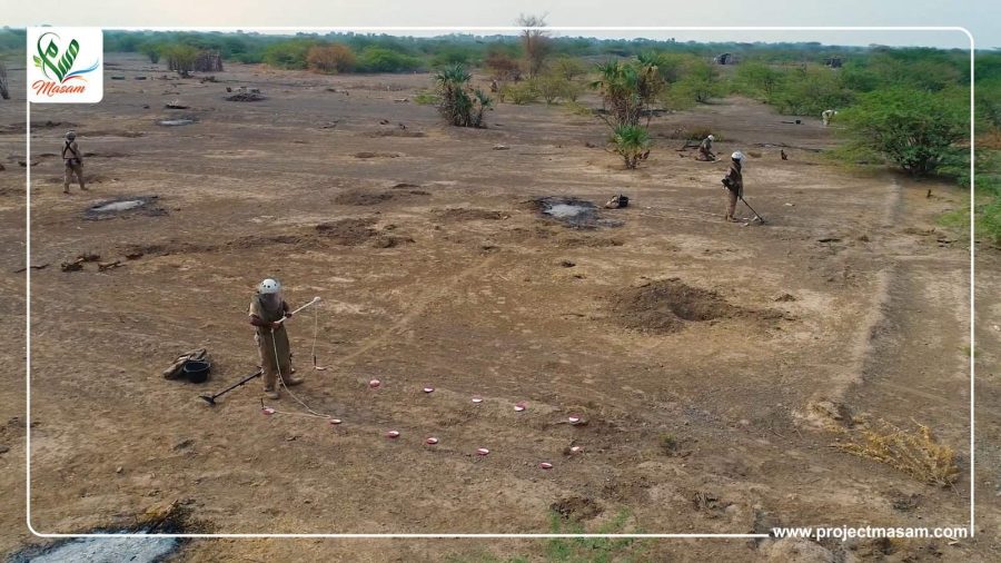 الفريق 21 مسام يؤمن مزرعة وبئر ماء في منطقة الرمة بالمخا الفريق 21 مسام يؤمن مزرعة وبئر ماء في منطقة الرمة بالمخا