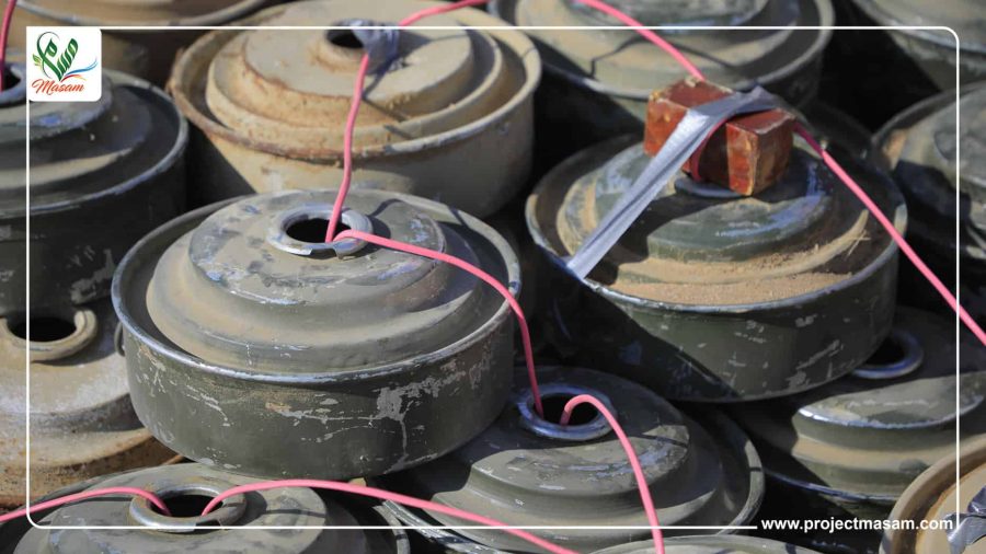 نفذ مشروع مسام لتطهير الأراضي اليمنية من الألغام عملية إتلاف وتفجير لـ289 لغم وعبوة ناسفة وقذيفة غير منفجرة في وادي ذهبا بمديرية عين بمحافظة شبوة. نفذ مشروع مسام لتطهير الأراضي اليمنية من الألغام عملية إتلاف وتفجير لـ289 لغم وعبوة ناسفة وقذيفة غير منفجرة في وادي ذهبا بمديرية عين بمحافظة شبوة.