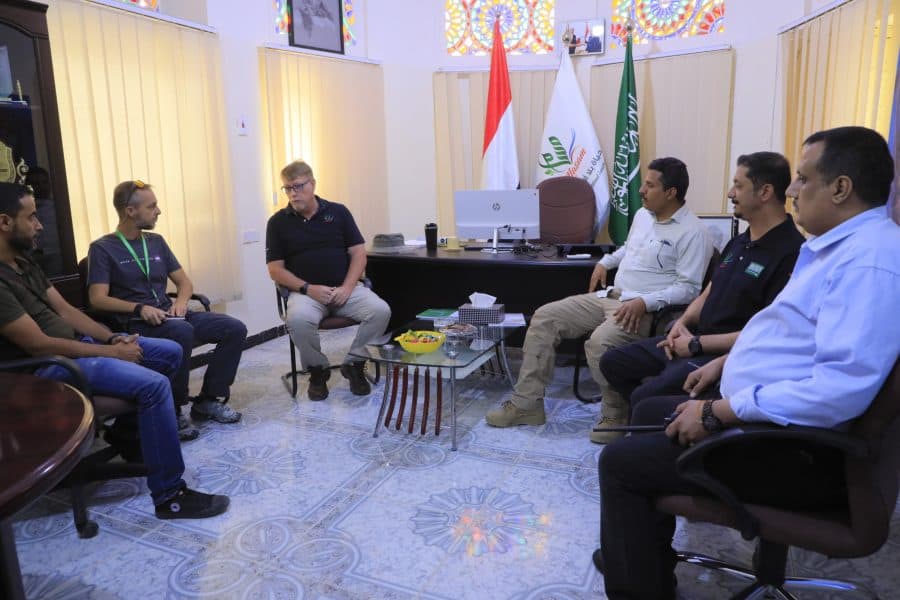 منظمة NPA النرويجية تبحث مع مسام ويماك سبل التعاون في مكافحة الألغام باليمن