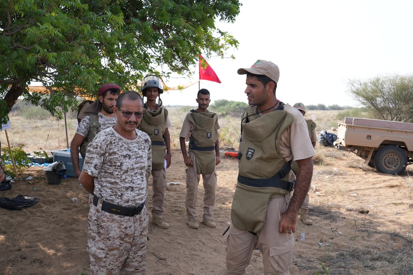 أركان حرب المنطقة الخامسة يشيد بجهود “مسام” في ميدي