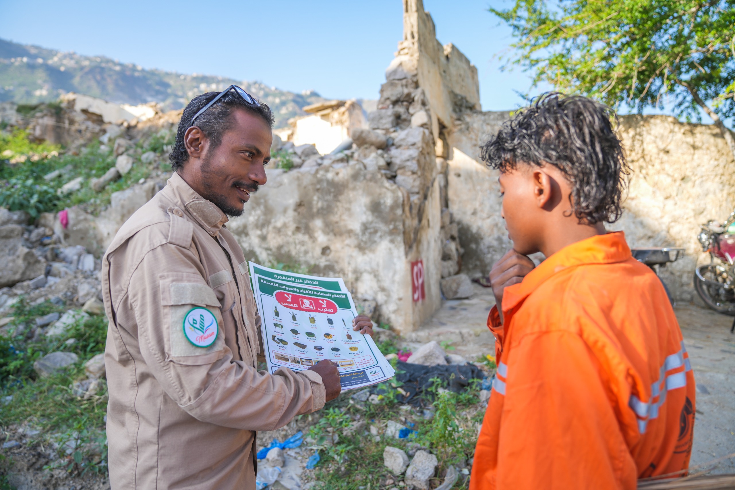 "مسام" يطلق حملة توعوية في الجحملية بتعز لحماية المدنيين من الألغام 2 WhatsApp Image 2025 11 01 at 12.04.20