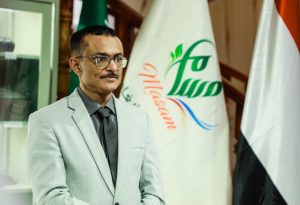 الكاتب عادل الأحمدي