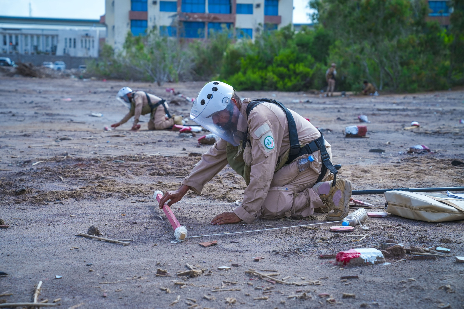 مسام يعزز جاهزية فرقه في عدن والساحل الغربي بتدريب مكثف