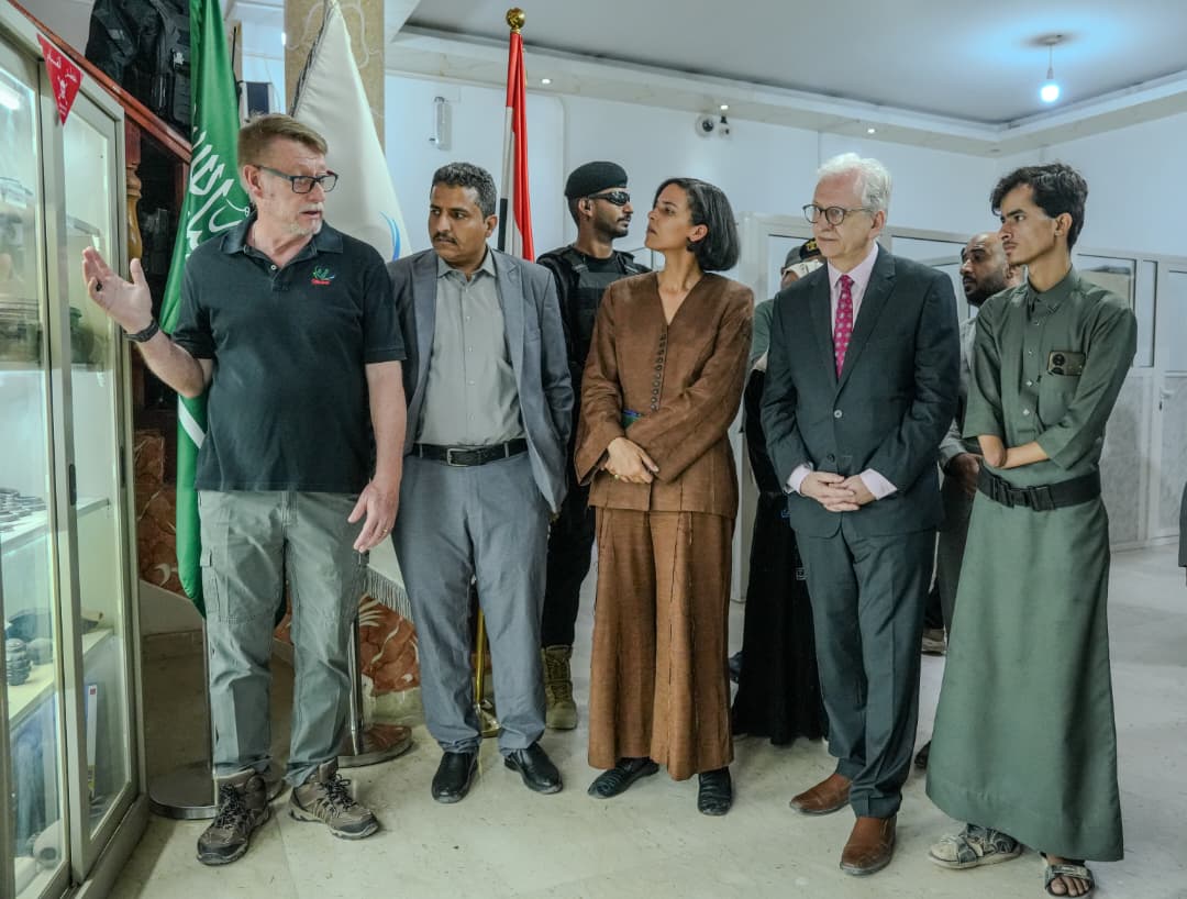 سفير ألمانيا يشيد بجهود مسام خلال زيارة إلى مأرب