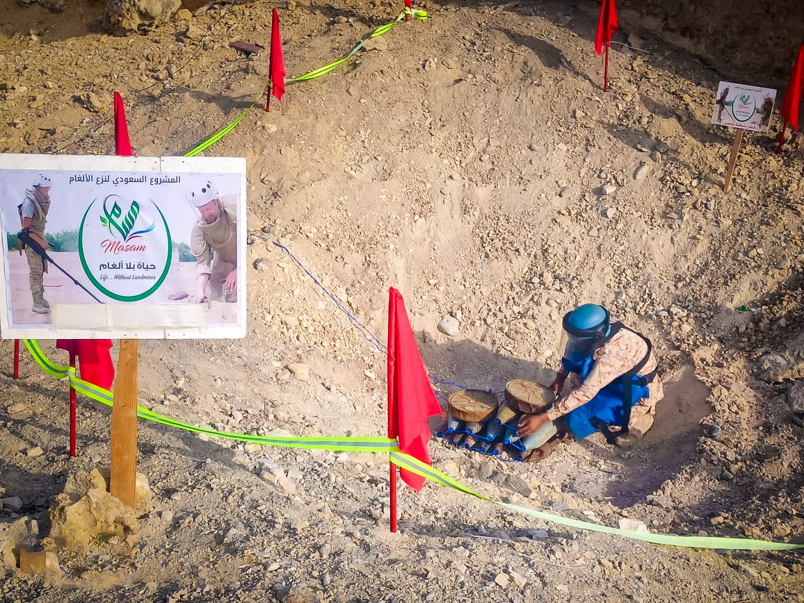 مشروع «مسام» يتلف 724 قطعة من المخلفات الحربية في المكلا
