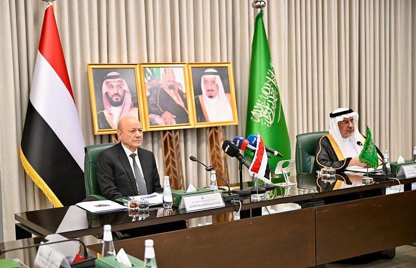 العليمي يشيد بجهود «مسام» في إنقاذ الأرواح وتطهير الأراضي اليمنية من الألغام