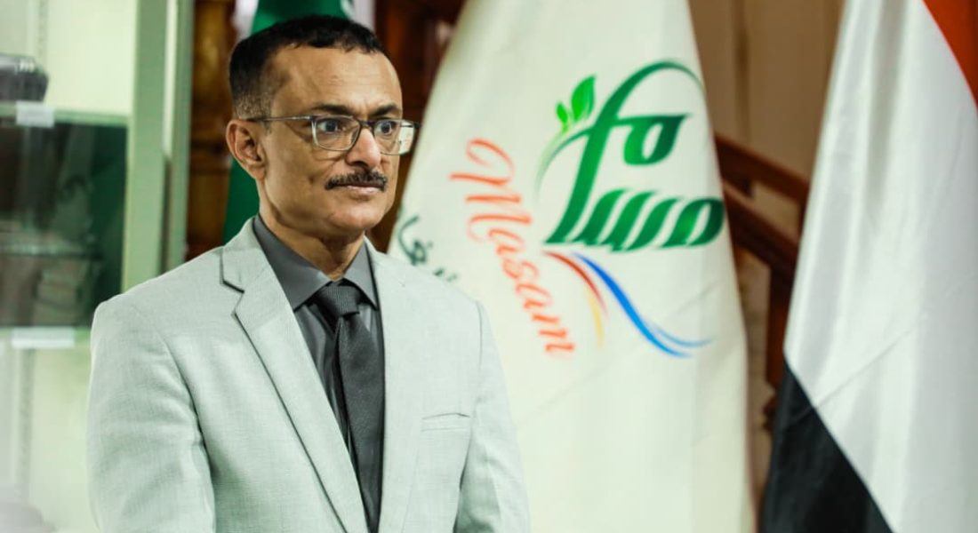 الكاتب عادل الأحمدي