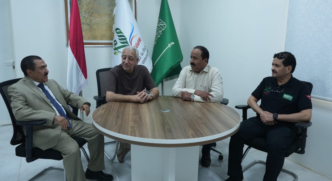 مدير عام مشروع «مسام» يلتقي محافظ حجة ورئيس اللجنة الوطنية للتعامل مع الألغام